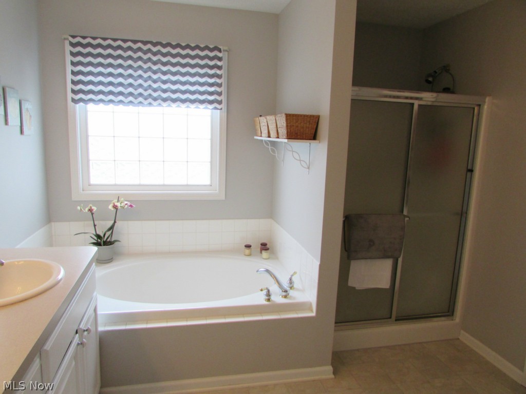 Villa Lago Ph 2 - Residential