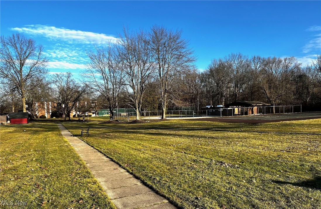 2960 N River Road #D-18, Warren, Ohio image 19
