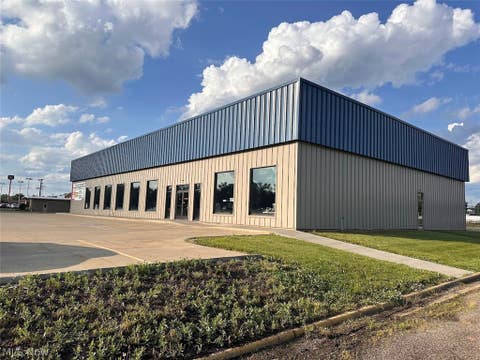 Photo for 715 Commercial Parkway