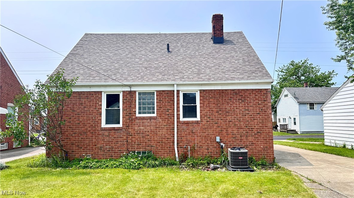 711 E 212th Street, Euclid, Ohio image 4