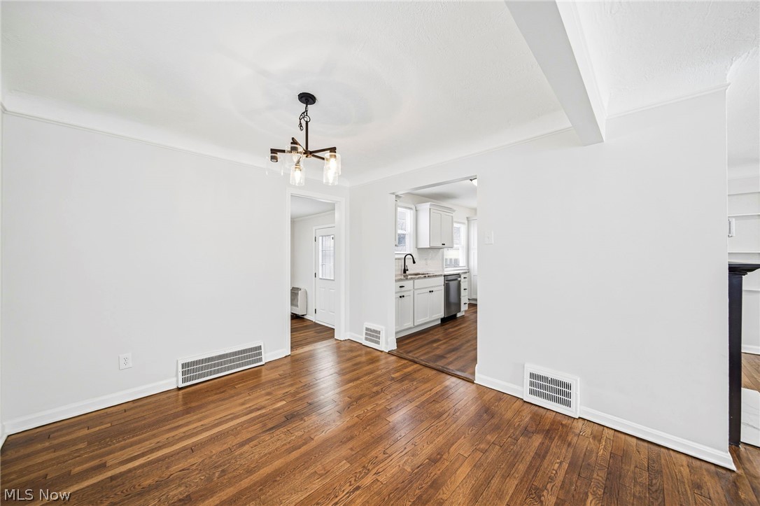 Knickerbocker Land Cos Bungal - Residential