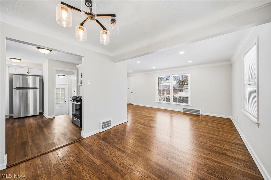 Knickerbocker Land Cos Bungal - Residential