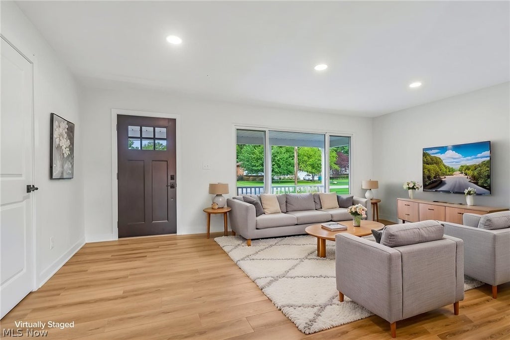 Photo of 6305 Meadowbrook Drive, Mentor, OH 44060 (MLS # 5223553)
