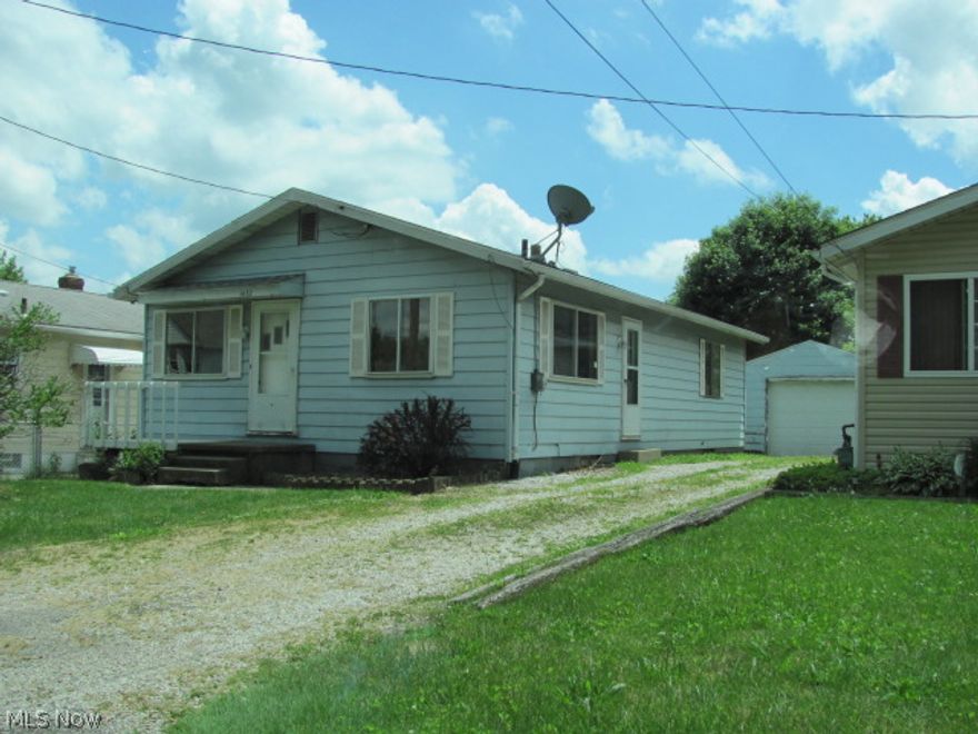 Clean 3 Bdrm., 1 Bath Ranch Bungalow W/Eat-In Kitchen, Full Basement! Close To Shopping! Assessments For Street Sweeping And Lighting!