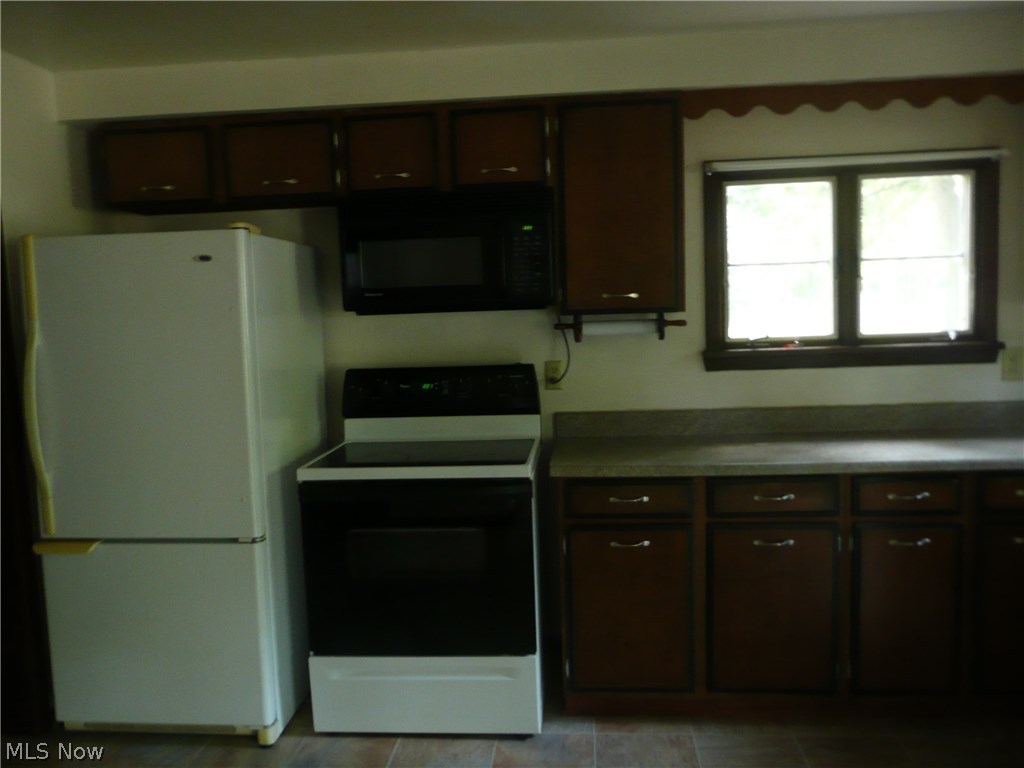 SUNNYSIDE BEACH - Residential Lease