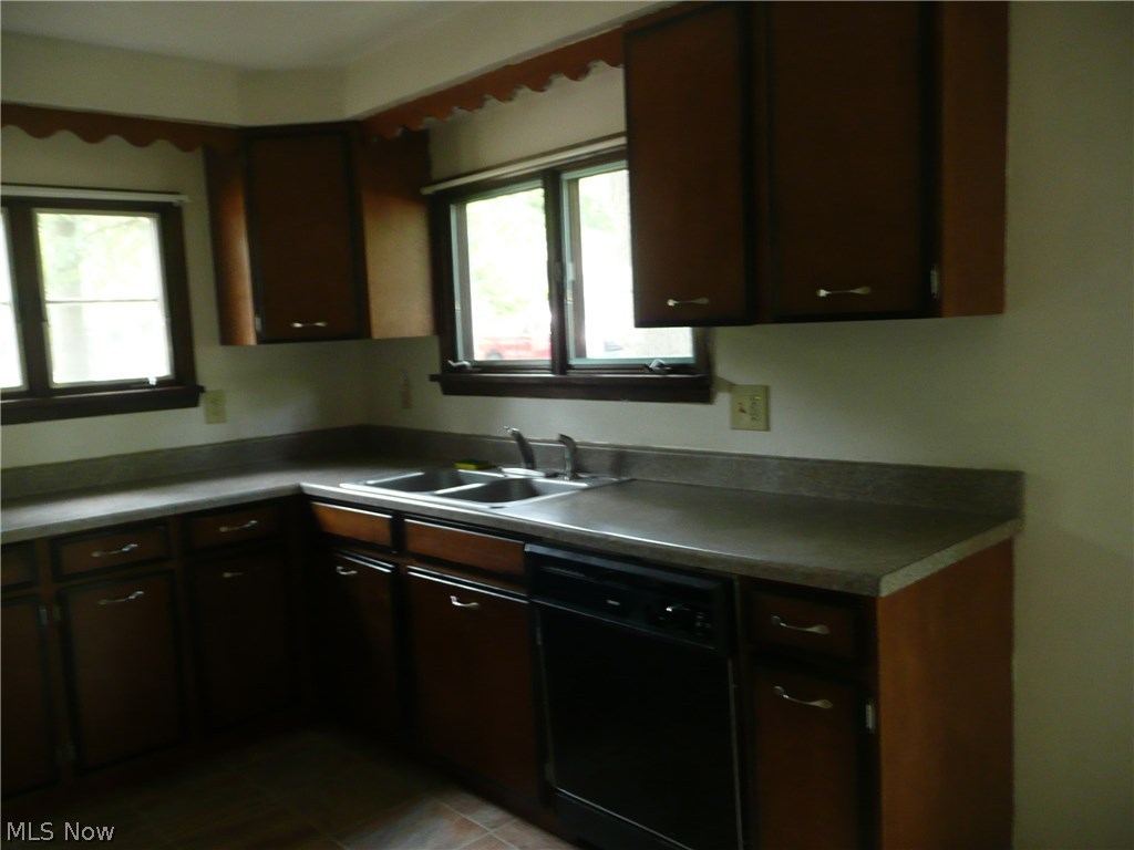 SUNNYSIDE BEACH - Residential Lease