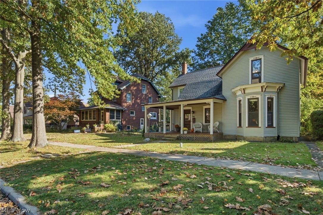 138 Seminary Street