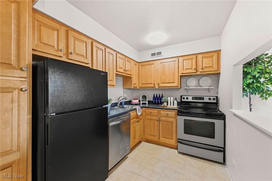 Envoy Condo - Residential