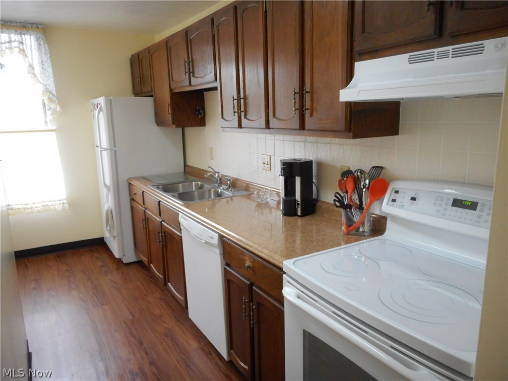 Silver Lake Towers Condo - Residential