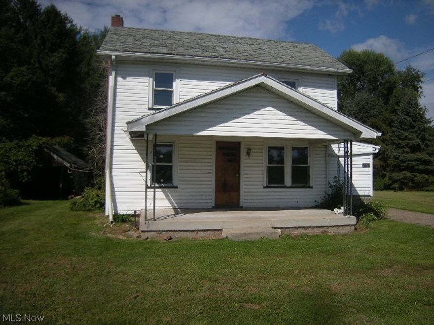 Two to three bedroom home between New Philadelphia and Tuscarawas. Additional living space is a walk thru bedroom on the second floor. It wouldn't take much to build a wall to make it an actual bedroom. All inspections will be at buyers expense. There is a central air unit but previous owner indicated that it didn't work properly. This property is subject to a 5% buyer’s premium pursuant to the Auction Terms & Conditions (minimums may apply).