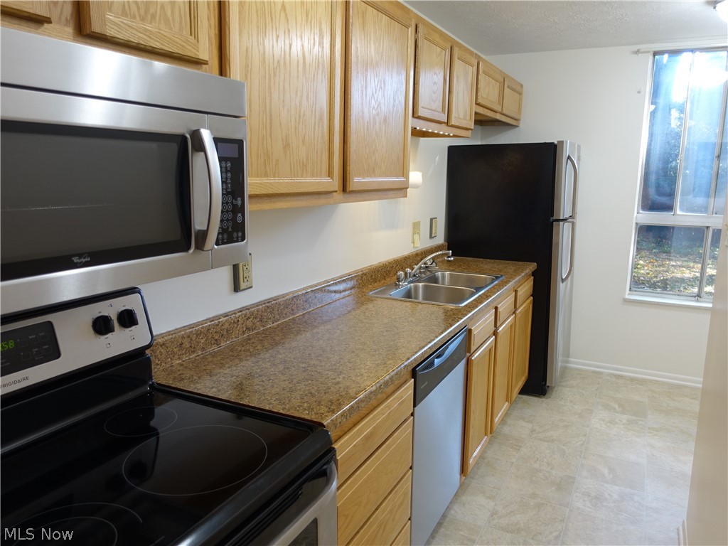 Silver Lake Towers Condo - Residential