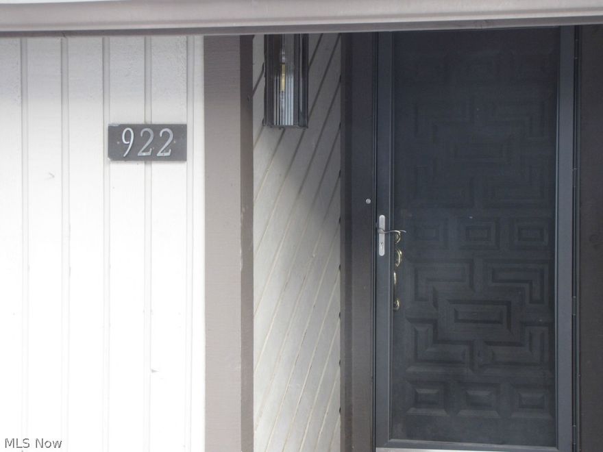 This lovely condo in Tree Top is just waiting for you!  Living space on all 3 levels!  This unit has 2 large bedrooms and a potential 3rd on the main level.  There are 2 full and one 1/2 baths.  The living room has a fireplace and a slider opening onto a deck.  The second bedroom on the lower level has a door opening onto a patio.  The laundry room on the lower level comes with washer and dryer.  Convenient living in the Valley.  Call the listing agent today to schedule a private showing