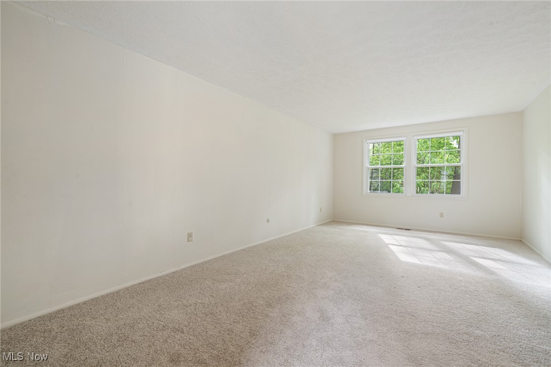 Hudson, Ohio 44236, United States, 4 Bedrooms Bedrooms, ,3 BathroomsBathrooms,Residential,Active,134929