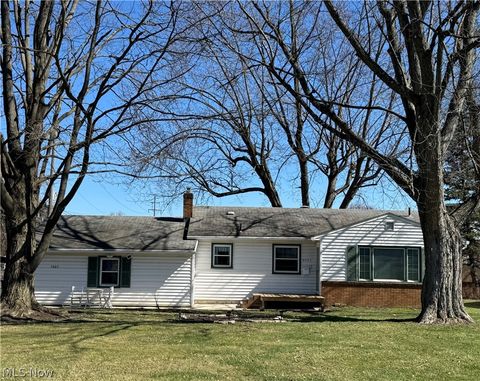 Homes For Sale - 5007 Sheridan Road<br/> Youngstown, OH 44514