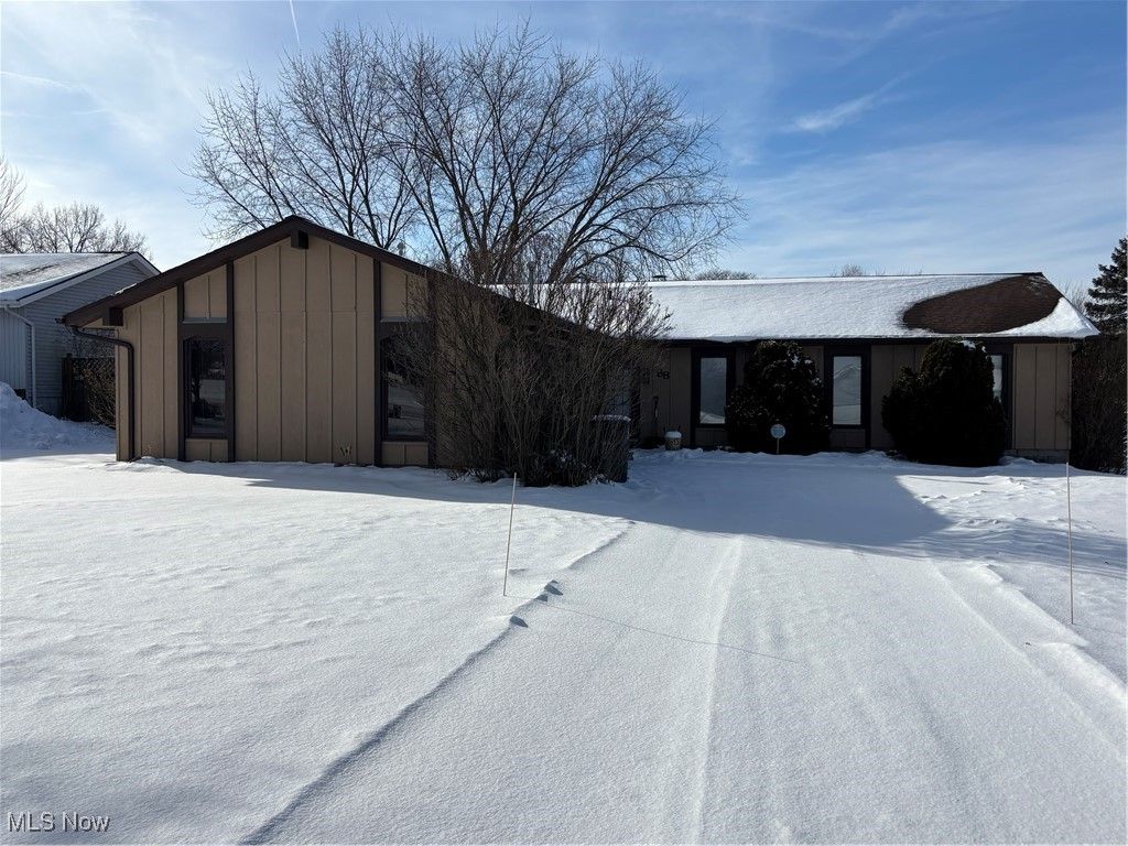 Photo of 88 N Carpenter Road, Brunswick, OH 44212 (MLS # 5184992)