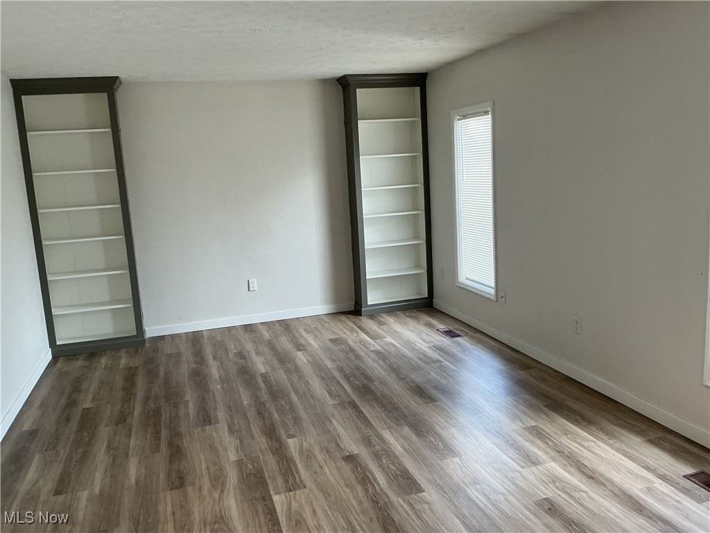 New Boston Knolls - Residential