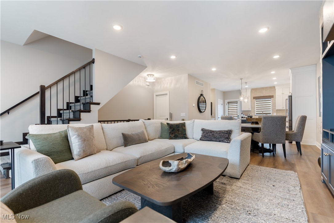 Beeson Place Condo Ph Two - Residential