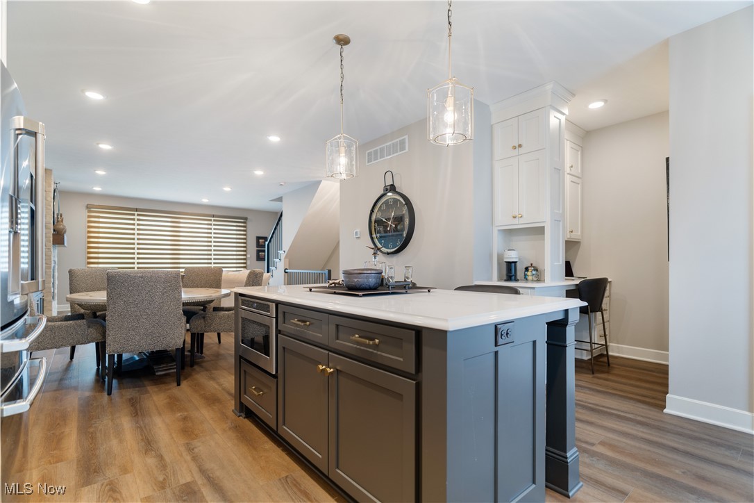 Beeson Place Condo Ph Two - Residential