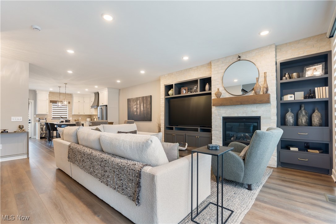 Beeson Place Condo Ph Two - Residential