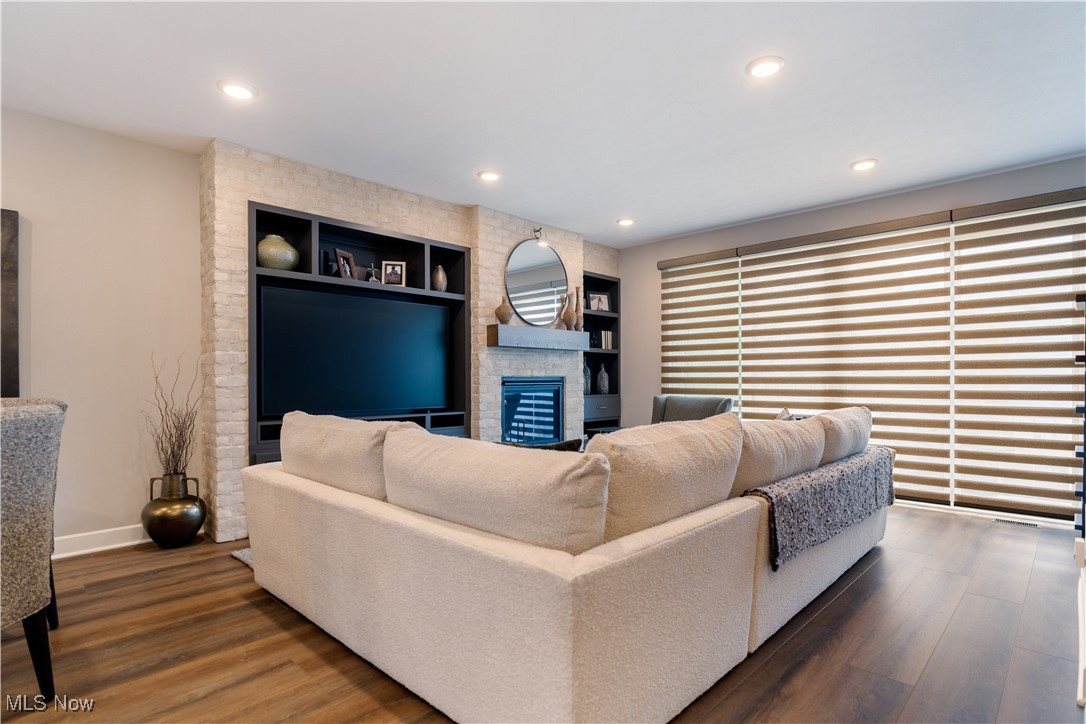 Beeson Place Condo Ph Two - Residential