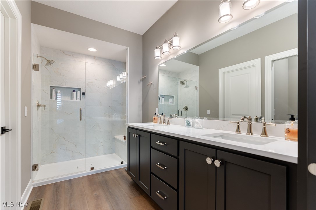 Beeson Place Condo Ph Two - Residential