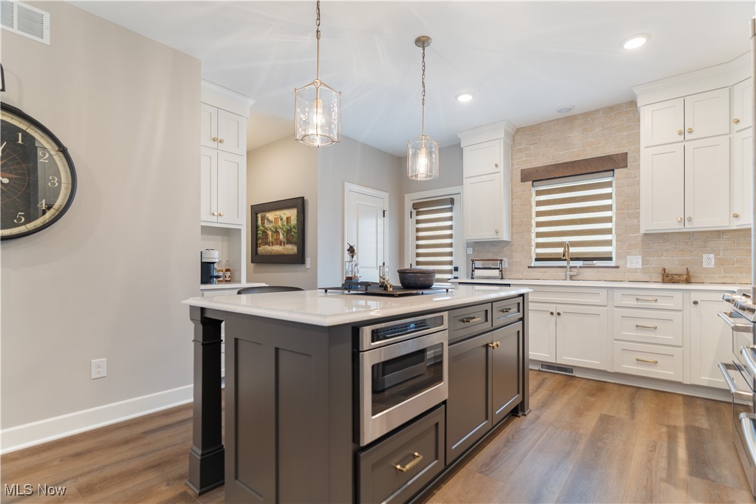 Beeson Place Condo Ph Two - Residential