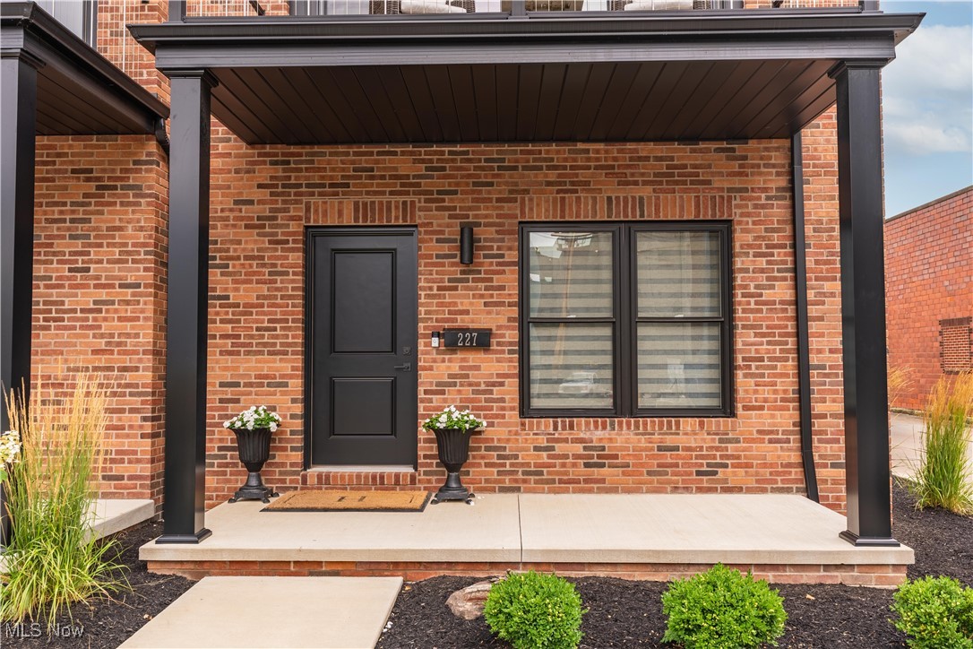 Beeson Place Condo Ph Two - Residential