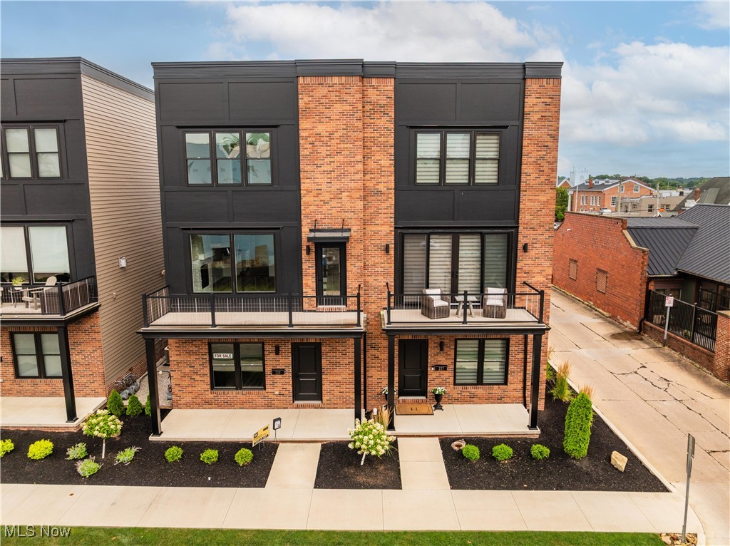 Beeson Place Condo Ph Two - Residential