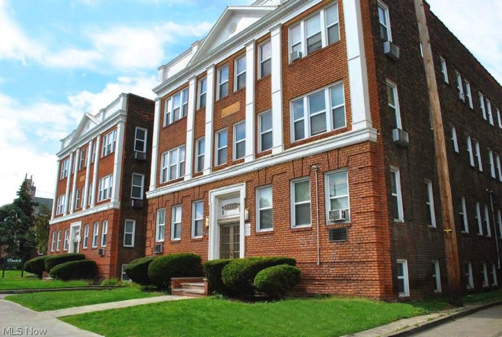 Photo of 2836 E 130th Street #14L, Cleveland, OH 44120 (MLS # 5214342)