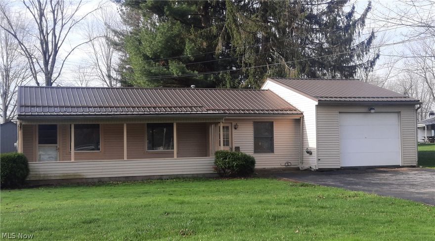 This attractive Ranch home features an attached garage with paved driveway.  Close to Pymatuning Lake for all year outdoor adventures.