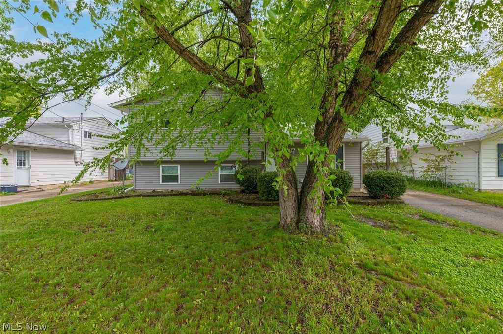 Photo of 35150 Spruce Street, North Ridgeville, OH 44039 (MLS # 5209121)