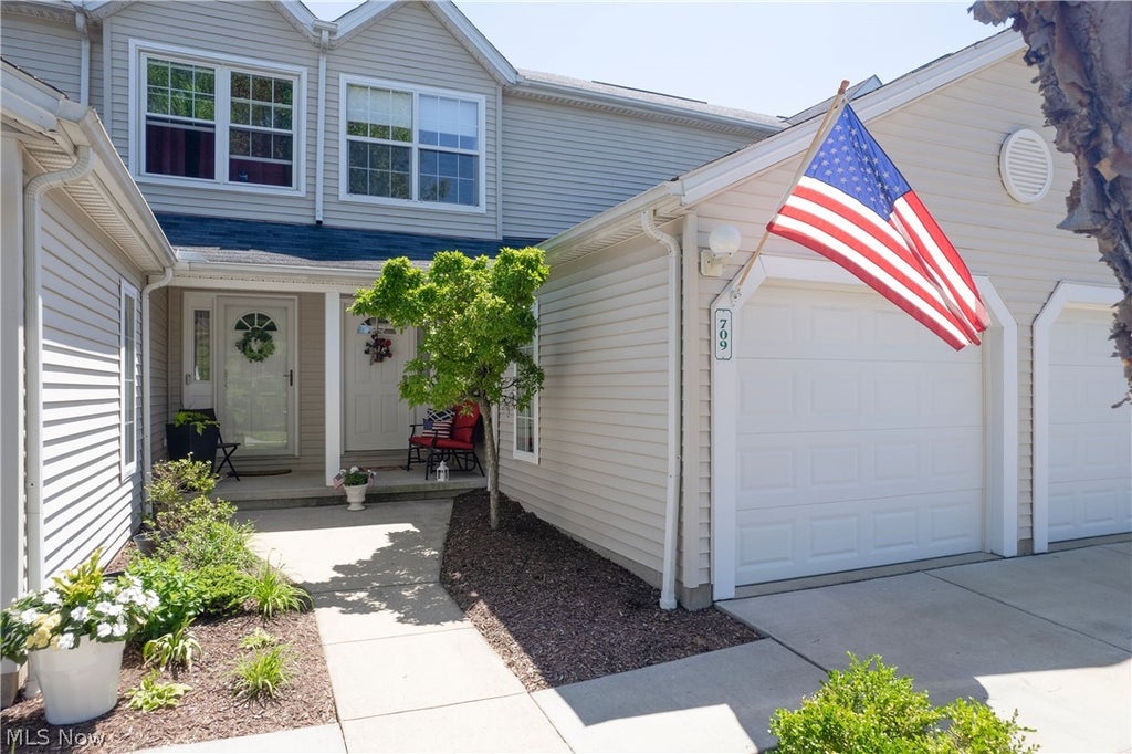 Photo of 709 Gold Leaf Court, Streetsboro, OH 44241 (MLS # 5216046)