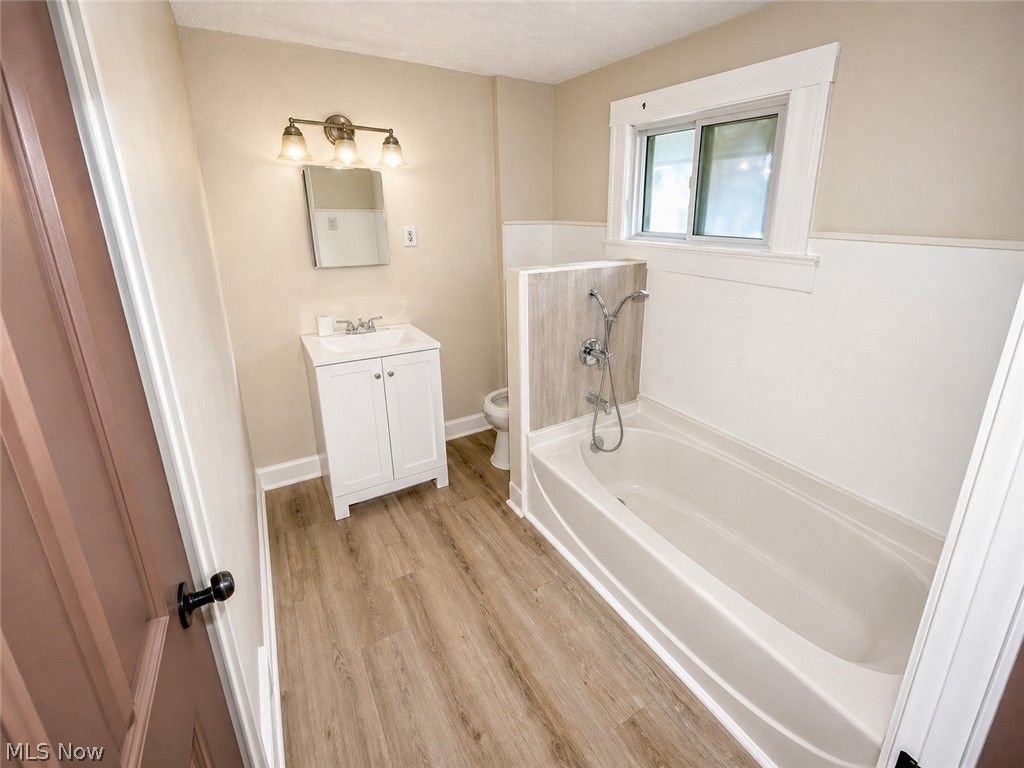Photo of 959 Cole Avenue, Akron, OH 44306 (MLS # 5218273)