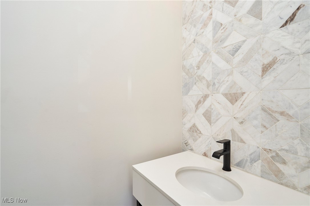 Mathews & Gilberta 03 - Residential