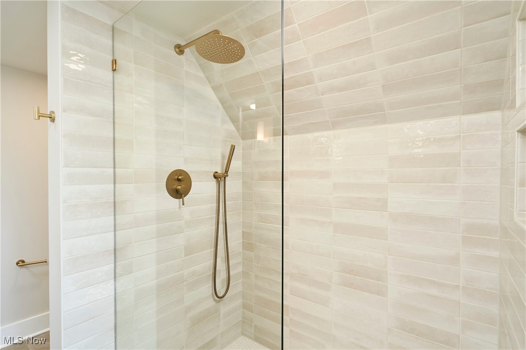 Mathews & Gilberta 03 - Residential