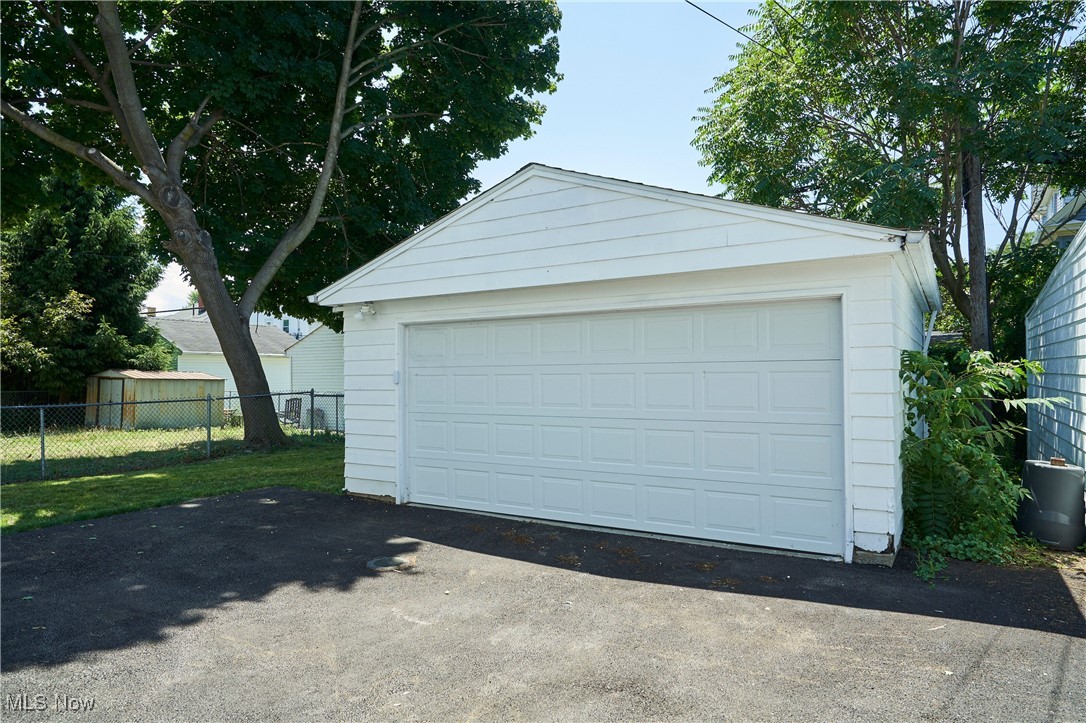 Mathews & Gilberta 03 - Residential