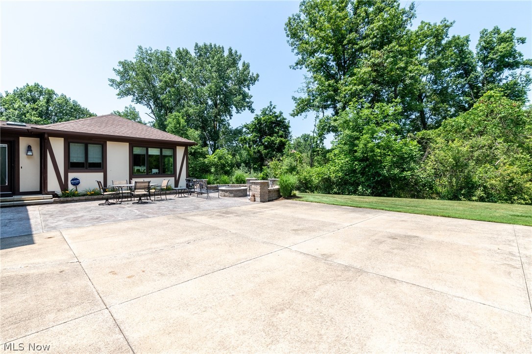 25405 Halburton Road, Beachwood, Ohio image 39