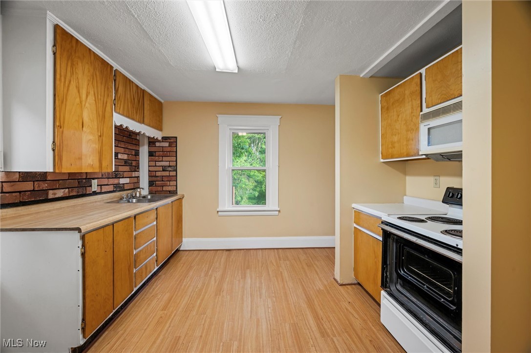 Elm Homestead - Residential