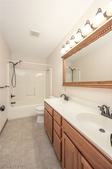 Tiny photo for 425 Middlestone Way, Cuyahoga Falls, OH 44223 (MLS # 5255880)