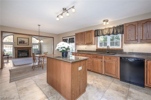Tiny photo for 425 Middlestone Way, Cuyahoga Falls, OH 44223 (MLS # 5255880)