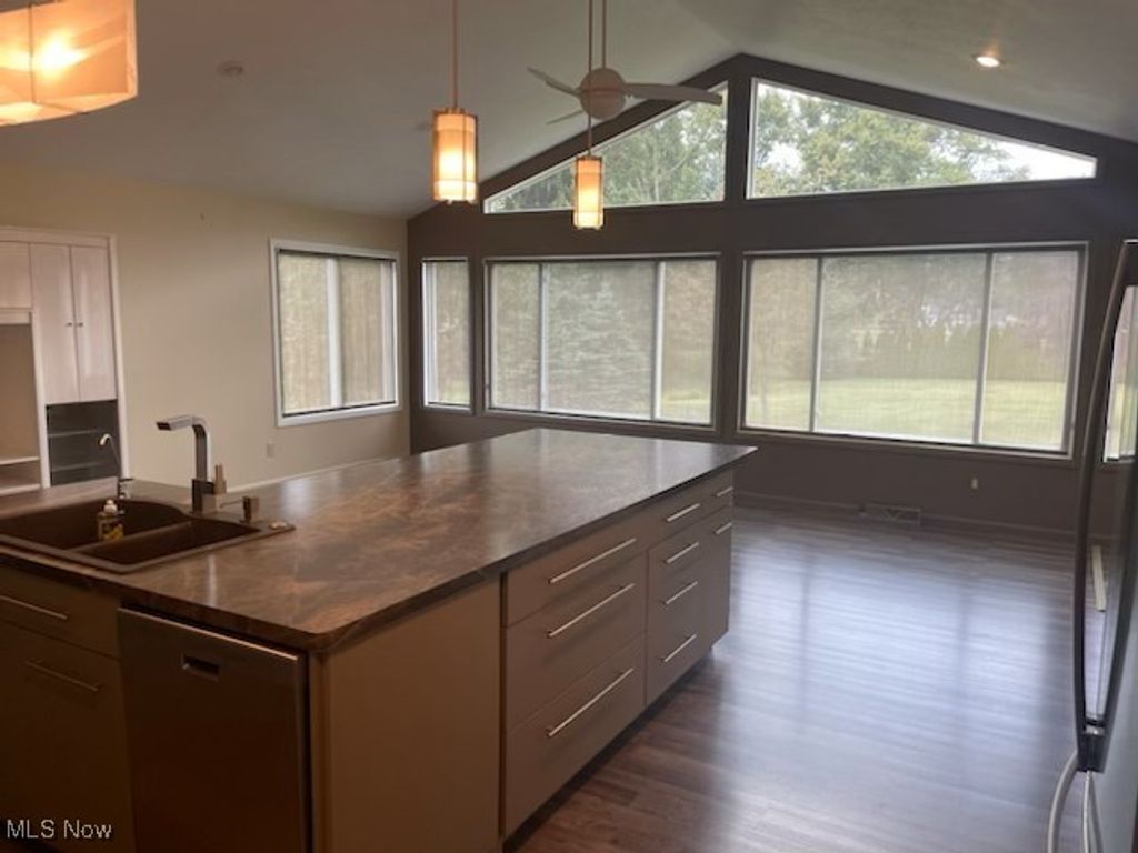 Photo of 6235 Beverly Avenue NE, Canton, OH 44721 (MLS # 5181805)