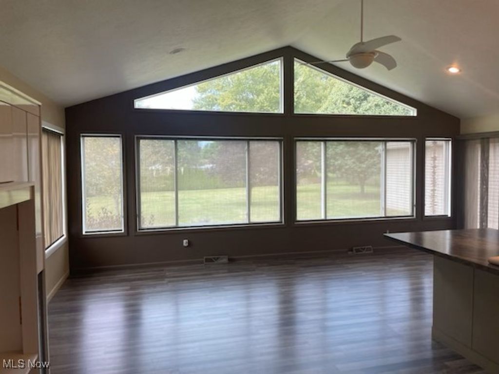 Photo of 6235 Beverly Avenue NE, Canton, OH 44721 (MLS # 5181805)