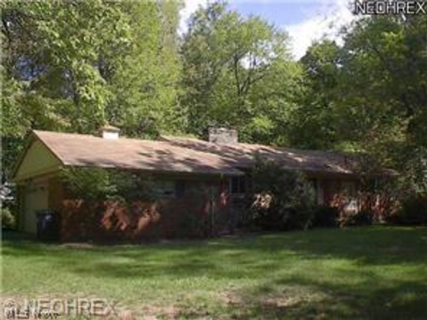 Fantastic 3 bedroom 2 bath Ranch in the heart of Orange. This home is in a great location on a large 1.77 acre private lot in the Orange School District. Call today to schedule an appointment. This one won't last !