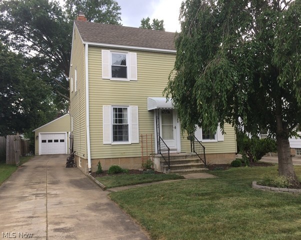 Beautiful and well kept colonial in wonderful area of Cuyahoga Falls. Hardwood flooring throughout. Freshly painted living room, dining room, and kitchen.
New Corian counter tops and sink in kitchen. All appliances in kitchen stay. Newer roof, windows, and thermostat. The basement has been waterproofed.
There is a 2 car garage with one opener and a fully fenced in yard with privacy fence perfect for pets and children.
This is a home that anyone could move into and do nothing!! Excellent condition!
A HOME WARRANTY IS BEING OFFERED WITH THE LISTING!!