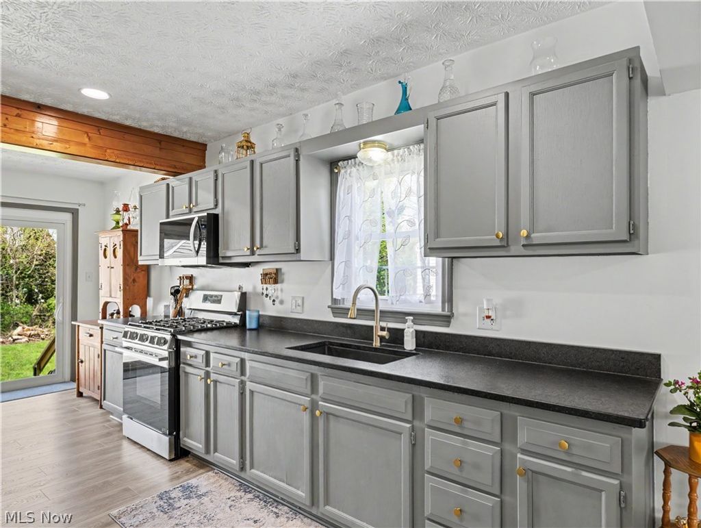 Photo of 703 Annapolis Avenue, Akron, OH 44310 (MLS # 5205748)