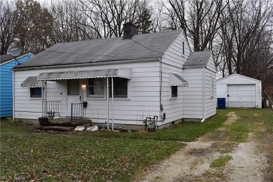 2 Bed, 1 Bath, Ranch in the heart of Painesville City. Some updates and work needed but very manageable. Request your showing today!