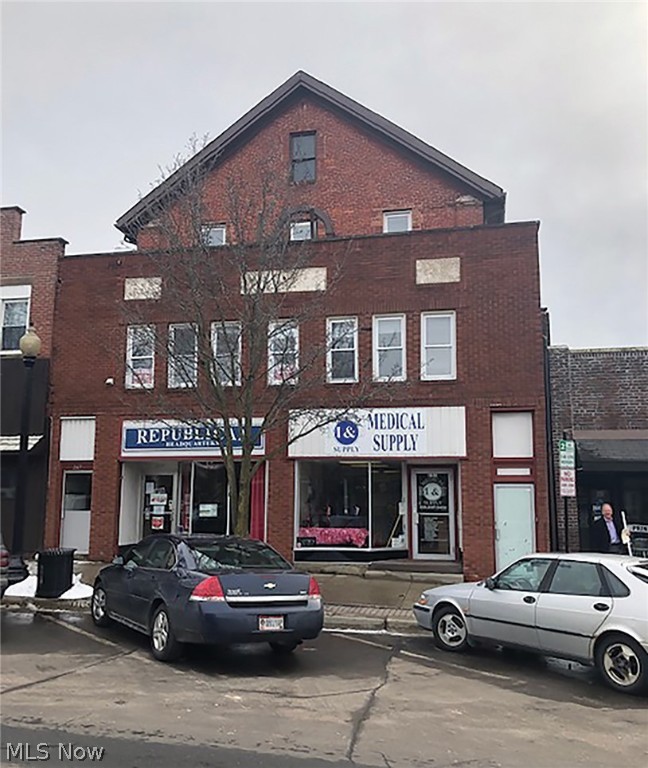 Three-Story Brick Building With (6) Large One-Bedroom Apartments Plus 3,588 Sq. Ft. Of Retail Space On Main Floor – 100% Occupancy - ABSOLUTE AUCTION, family-owned for years, all sells to the highest bidder on location: MONDAY – SEPTEMBER 9, 2019 – 12:00 PM. All units open for inspection 1 1/2 hours before sale. 5,274 sq. ft. on main level retail space divided into two units. $70,000 rent potential. Full basement, public utilities. All separate electric. Landlord pays water/sewer & trash. RE taxes $4,538.98 year. Better check it out. TERMS ON REAL ESTATE: 10% down auction day, balance due at closing. A 10% buyer’s premium will be added to the highest bid to establish the purchase price, which goes to the seller. Any desired inspections must be made prior to bidding. All information contained herein was derived from sources believed to be correct. Information is believed to be accurate but not guaranteed.