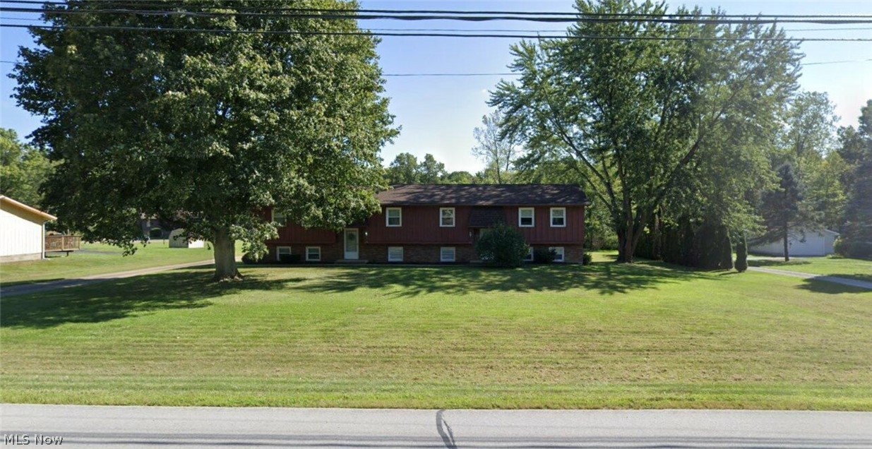 **Beautiful Duplex In Green ~ Updated To The Max! *2 New Furnaces And Central Air Units In 2016! *2 New Sump Pumps 2016! *ALL UNDER 5 YEARS: New Concrete Patios & Custom Pergola, 2 New Hot Water Tanks, 2 New Water Softeners, Garage Epoxy Floors, Painting, Vinyl Plank Flooring & More! *BRAND NEW Upgraded Septic System 2022