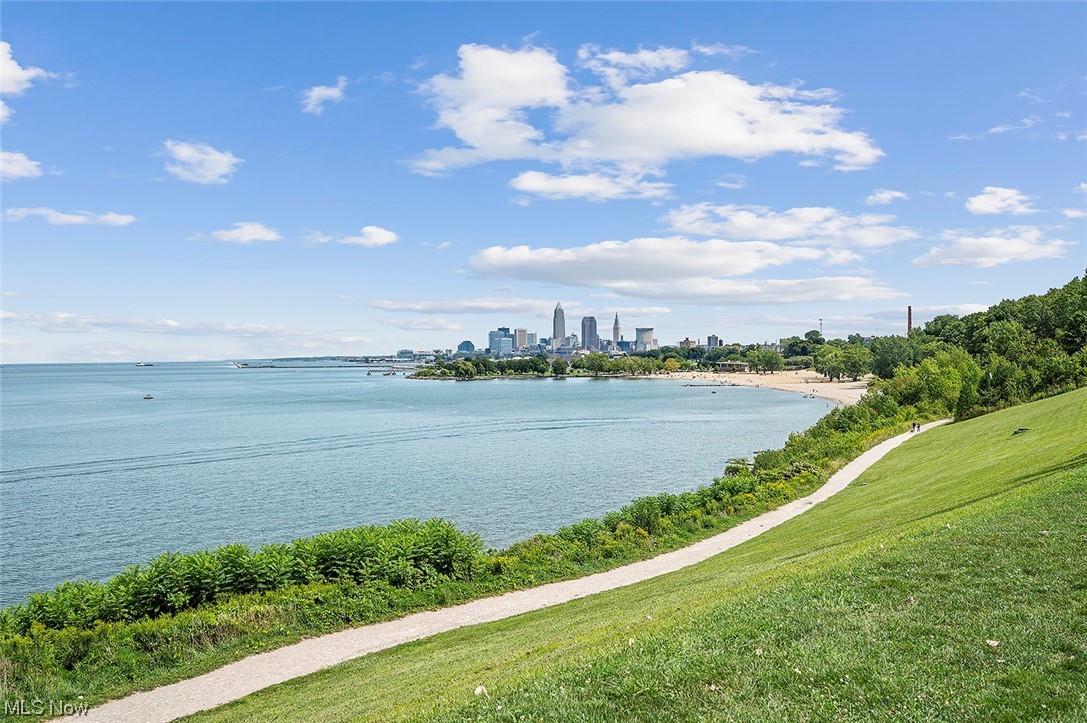 Edgewater - Residential Income