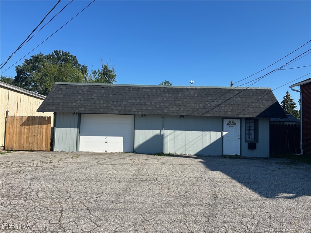 2000 SQ FT Commercial Space on Bellaire Rd Excellent Location & Endless Potential!
Conveniently located just minutes from I-90 and I-71, this versatile 2,000 sq ft commercial property offers the flexibility to meet a wide range of business needs. The building features a large private office, an open floor plan that can be tailored for office, storage, or combined use, plus heavy power with both single and three-phase electric, three man doors, and a 10-foot garage door for easy loading and operations.
Recent updates include a new roof, new ceiling tiles, energy-efficient LED lighting, newer furnace, and central air conditioning. There's also a gate providing access to the side and rear of the building. Whether you're looking for a space to grow your business, create a mixed-use setup, or generate steady rental income, this property is an excellent investment opportunity.
With its excellent location, strong visibility, and highly adaptable layout, this property is a must-see!